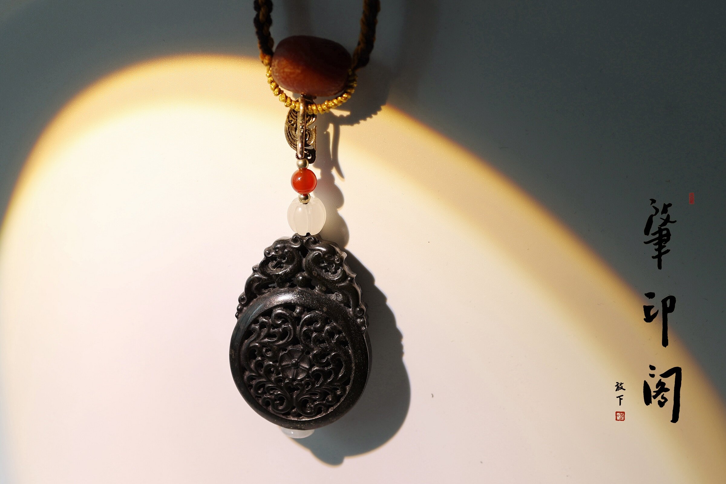 祥瑞珍藏版•和田塔青料•缠枝莲纹•原创香囊